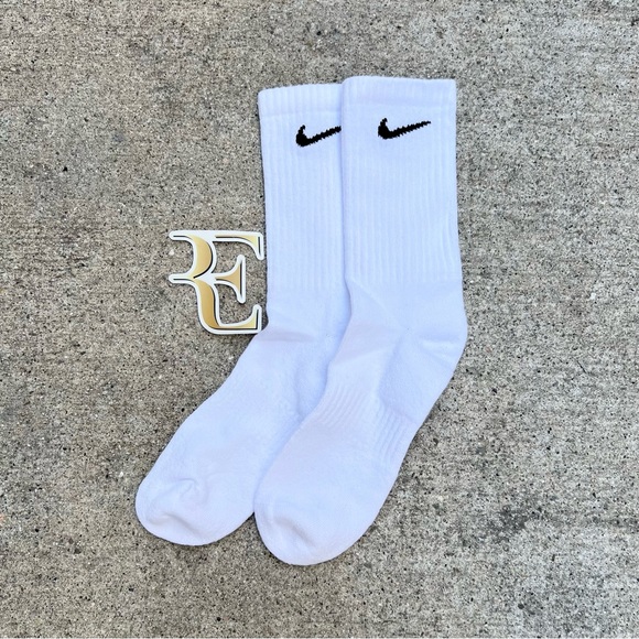 Nike 1 PAIR of WHITE CREW SOCKS SIZE 8-12 HIGH one sizes fits most NWOT - Picture 4 of 4